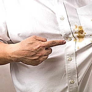 Как вывести жирное пятно с одежды