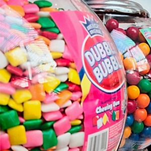 Как удалить жвачку с одежды?